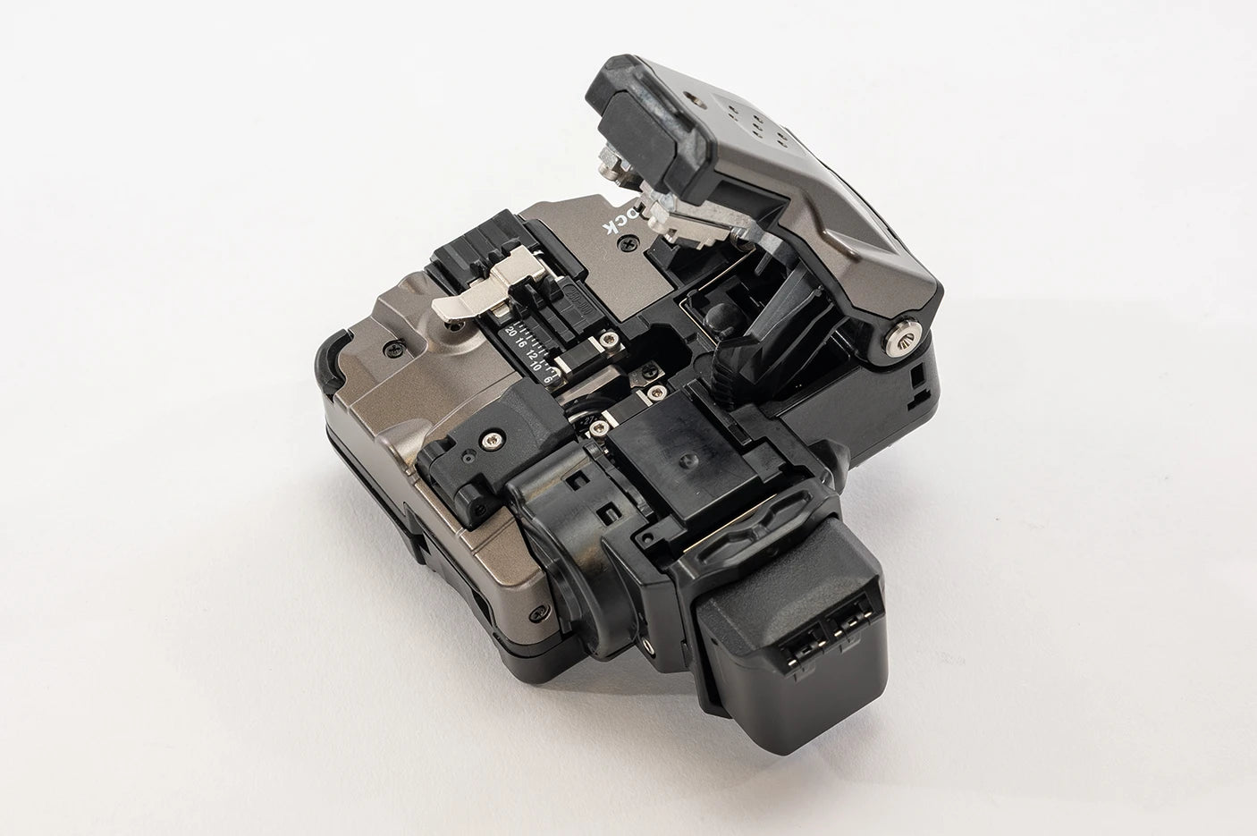 Fujikura CT60 Fiber Cleaver for AFL Field Termination Connectors with Motorized Blade Rotation